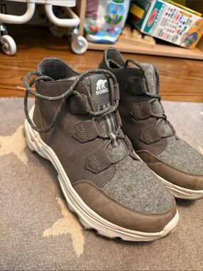 Sorel Women's Gray & Brown Winter Sneaker Boots